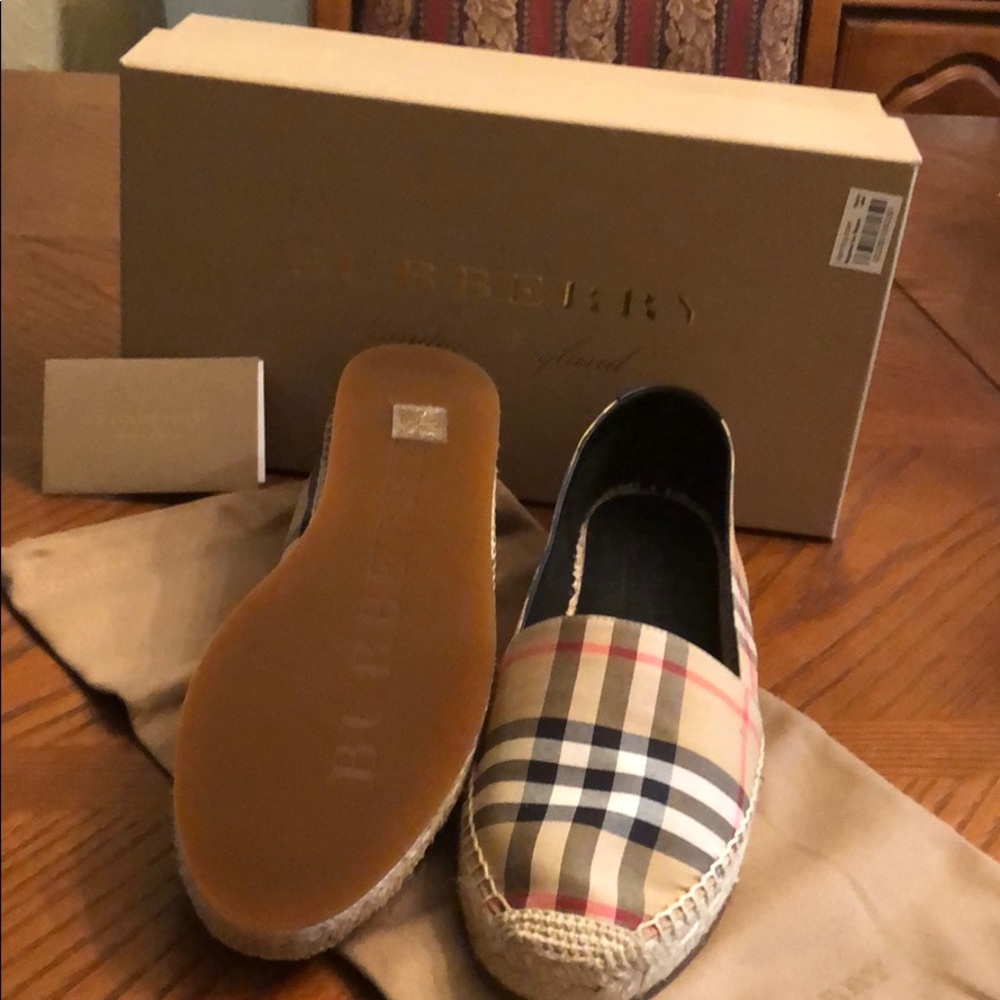 Burberry SS18 Hodgesin ESP